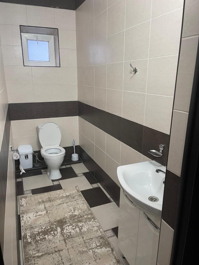 Роща 7 Hotel Biskek Kültér fotó