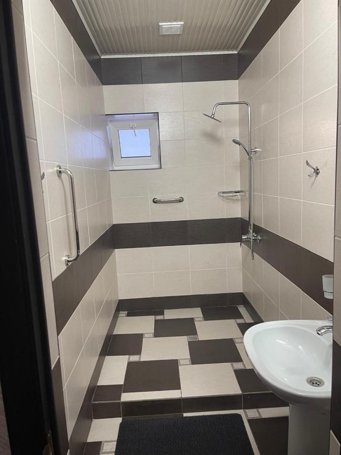 Роща 7 Hotel Biskek Kültér fotó